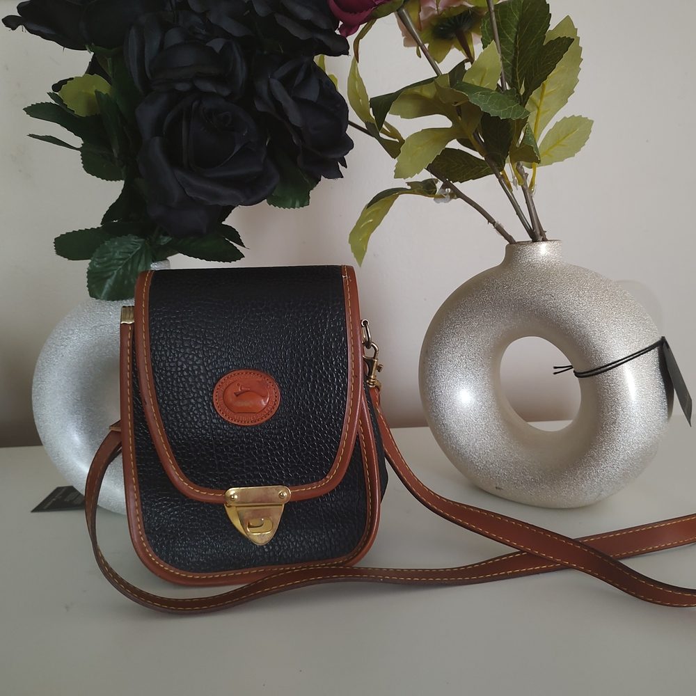 Dooney & Bourke Pebble Grain Crossbody - Picture 2 of 8